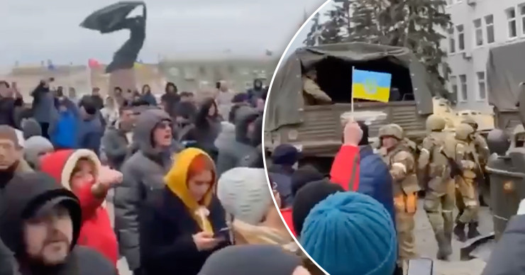 Жители Бердянска прогнали войска России из мэрии.
