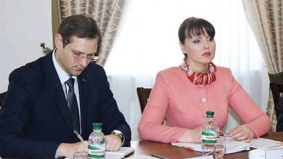 Виталий Игнатьев работал с Ниной Штански рука об руку и теперь займет ее место.