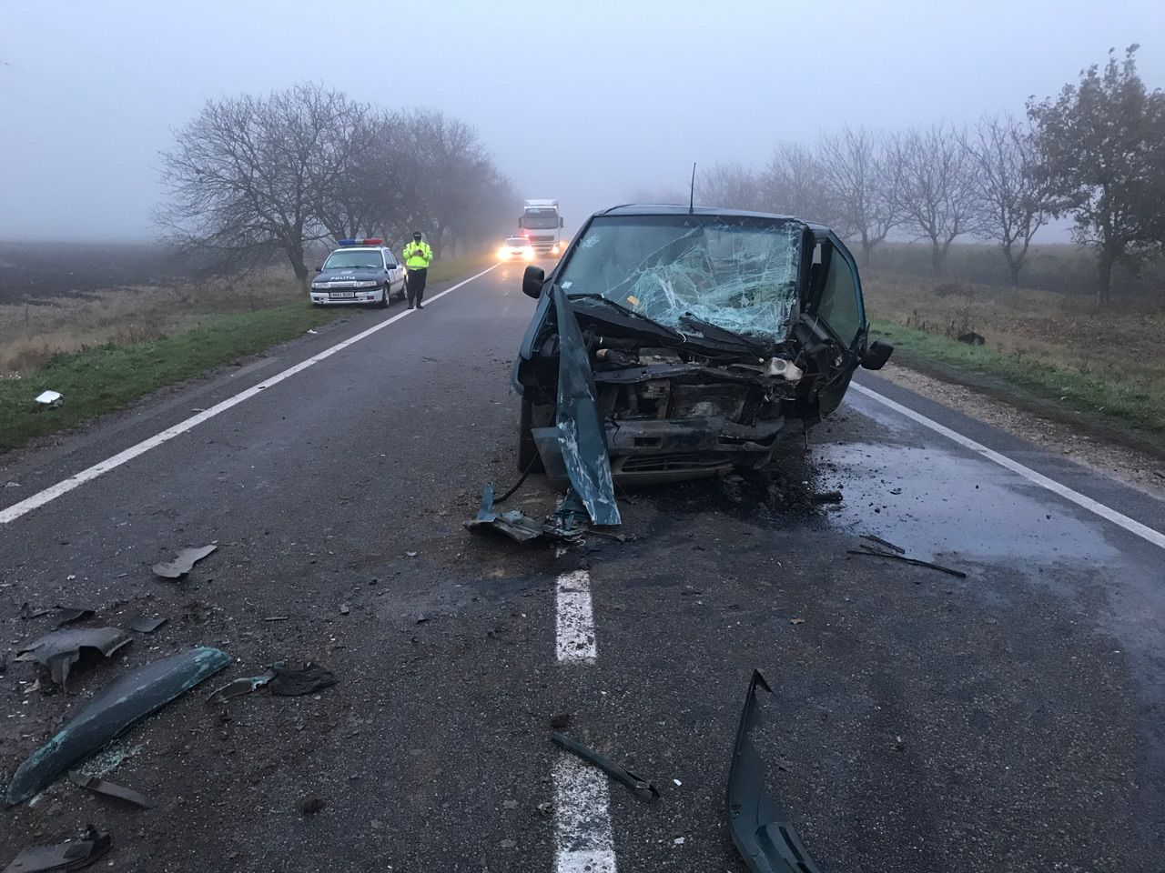 Grav accident la Ștefan Vodă: Două mașini, făcute zob