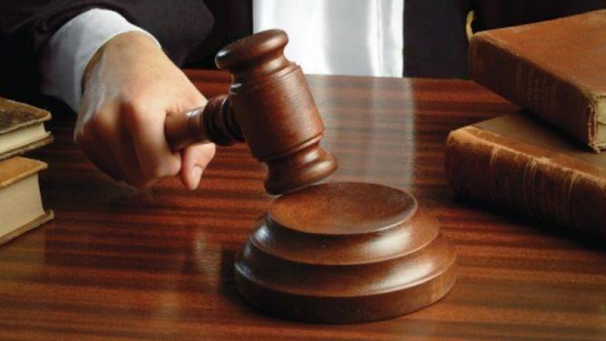 В Индии суд приговорил 38 человек к смертной казни за теракты 2008 года.