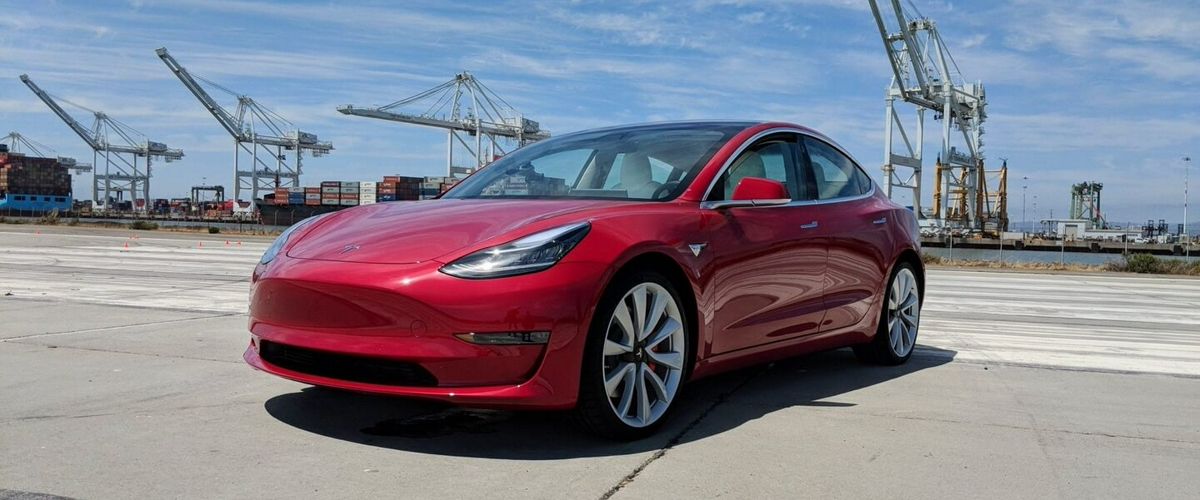Электрокары Tesla научились диагностировать поломки и заказывать запчасти.