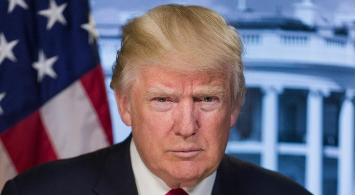 Суд штата Нью-Йорк оштрафовал Трампа более чем на $350 млн по делу о мошенничестве.