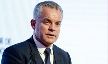 Vlad Plahotniuc se plimbă cu elicopterul dintr-un raion în altul. 