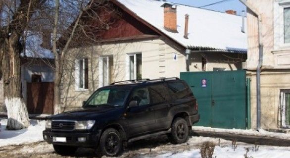 Mai multe companii de colectarea a metalului sunt înregistrate în apartamentul actualulului șef al Metalferos Alexei Țîmbrovschi.