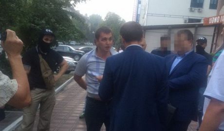 Avocaţii omului de afaceri cred că îi va fi prelugită măsura de arest cu încă 30 de zile.
