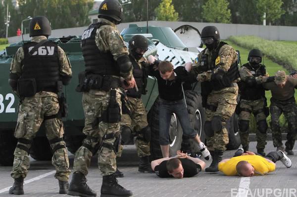 Террорист, задержанный СБУ, планировал подорвать во Франции мечеть, синагогу, налоговую и пункты наблюдения за автобанами. Фото: ukr.media