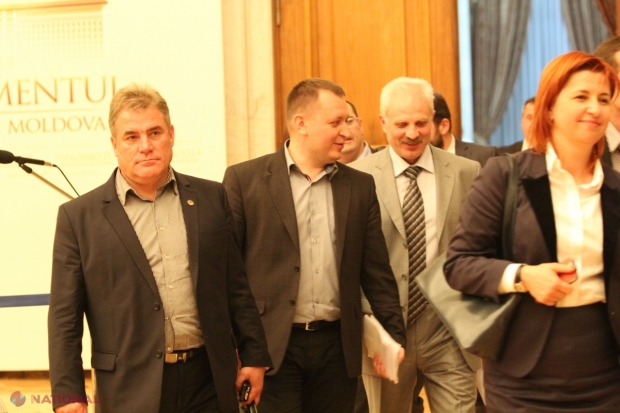 Fracțiunea comuniștilor a refuzat să mai participe la ședința de astăzi a Parlamentului.