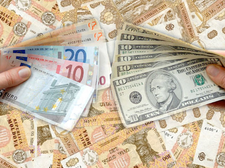 Объем сделок с валютой в обменно-валютных кассах Молдовы вырос на 17,8%