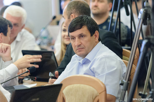 Михай Молдовану не хочет подчиниться судебным решениям.