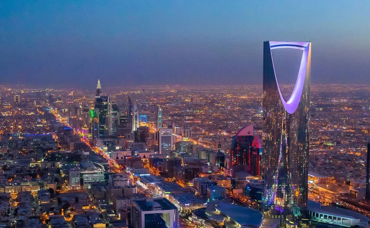 Revoluția alcoolului în Arabia Saudită: Se pregătește o ridicare parțială a interdicției de 73 de ani.