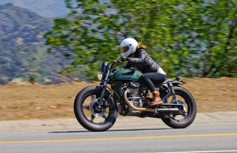 Pentru a circula în siguranță cu motocicleta trebuie să respecți câteva reguli esențiale care țin de întreținerea motorului. 
