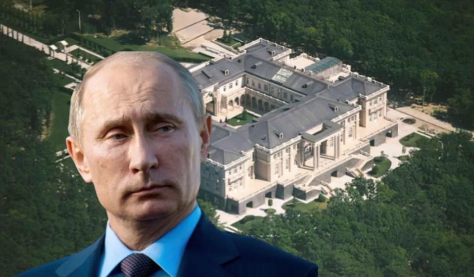 Компания-владелец "дворца Путина" расширила свои земли почти в два раза.