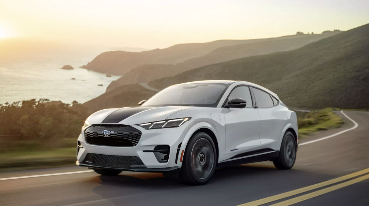 Нетипичная опция: покупателям электрокара Ford предлагают доплатить $500 за багажник.