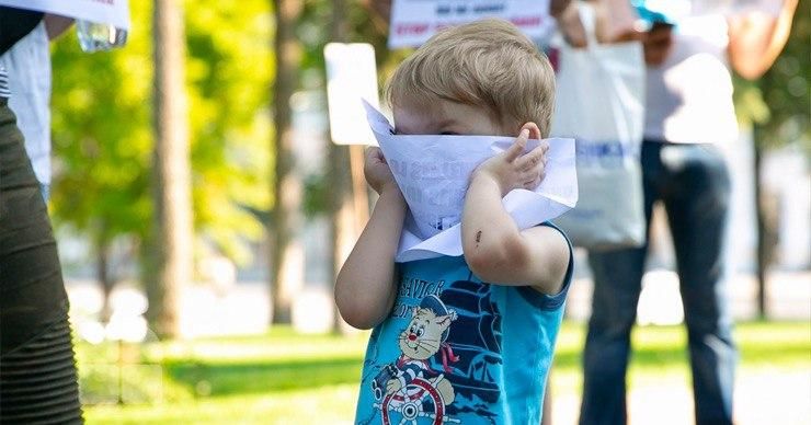 Министерство образования - протестующим родителям: Мы не закрывали школы.