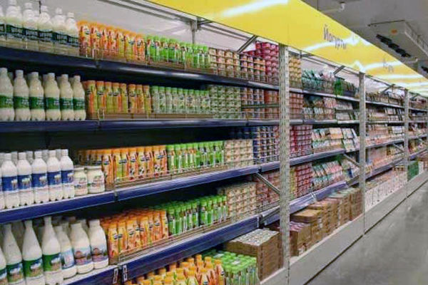 Produse expirate, comercializate într-un depozit din capitală. Foto: ipn.md