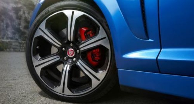 Soldat universal. In doua cuvinte asa s-ar descrie noul Jaguar XFR-S Sportbrake.