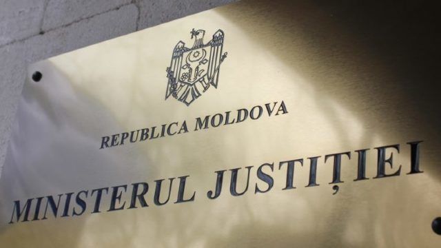 Apostilarea actelor va costa de 4 ori mai mult, dacă se va face în regim de urgență.