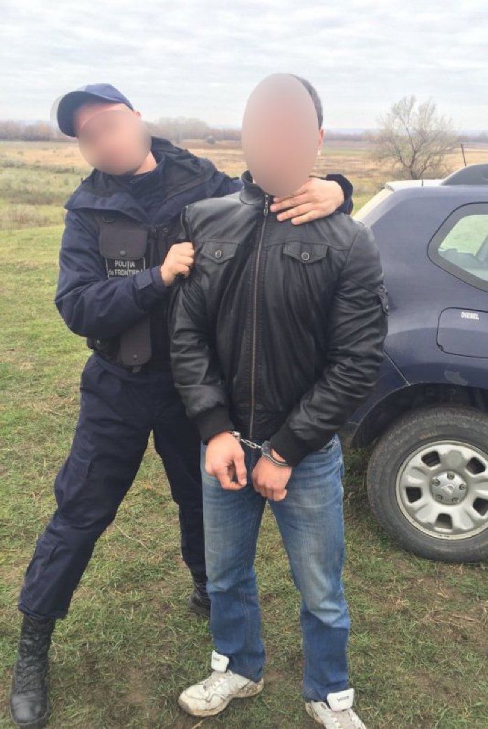 Двоих граждан Молдовы задержали во вторник между Кантемиром и Леова.