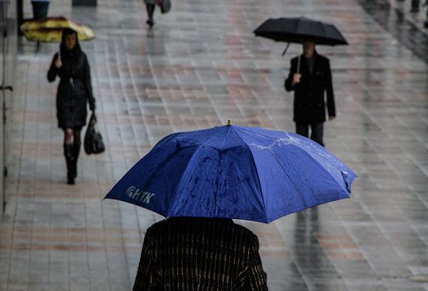 Potrivit prognozelor Serviciului Hidrometeorologic de Stat, în republică se va menţine vreme ploioasă, izolat va cădea lapoviţa, transmite NOI.md.
