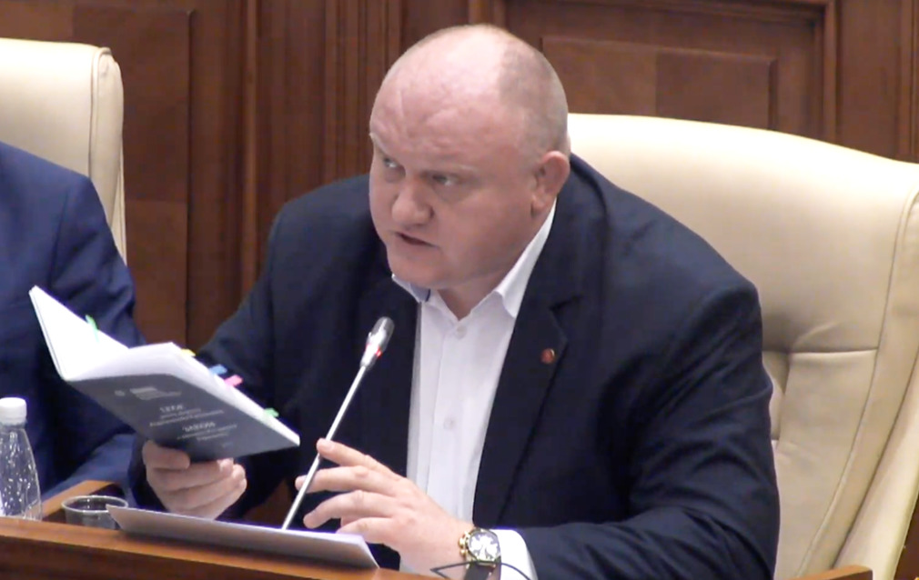 Боля - Мариану: Сходите в туалет и посмотритесь в зеркало.