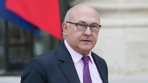 Глава Минфина Франции раскритиковал депутата Европарламента за его оскорбительные слова в адрес канцлера Германии.