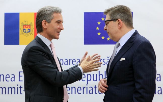 Reprezentanţii Delegaţiei Uniunii Europene la Chişinău trebuie să ducă o campanie mediatică intensivă care să promoveze beneficiile parafării Acordului de Asociere dintre Moldova şi UE.