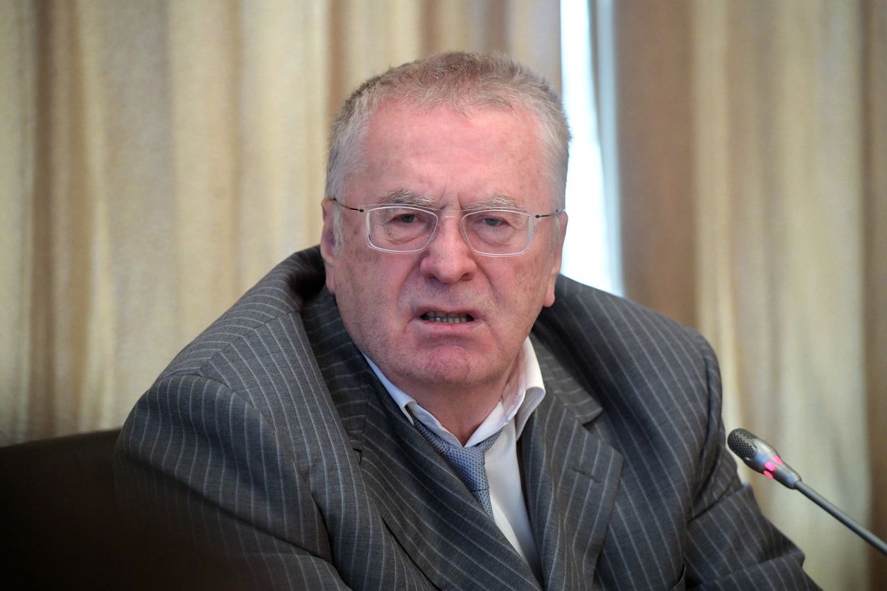 Жириновский отметил, что и раньше выступал против показа, так как, по его мнению, фильм "воспитывает культ пьянства". 