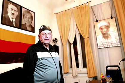 Романо Лукас Гитлер Фото: mopo24.de