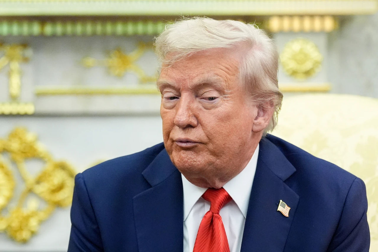 Трамп назвал "чушью" позицию РФ о легитимности Зеленского.