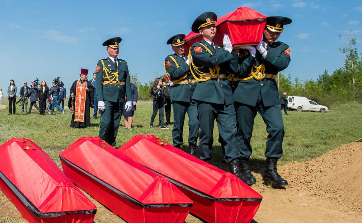 Петрович: Минобороны Молдовы не воздаст воинские почести павшим красноармейцам.