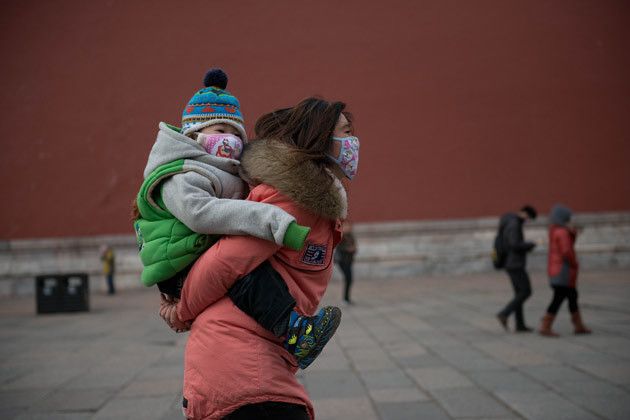 Copii din toată lumea respiră aer care le-ar putea afecta creierul