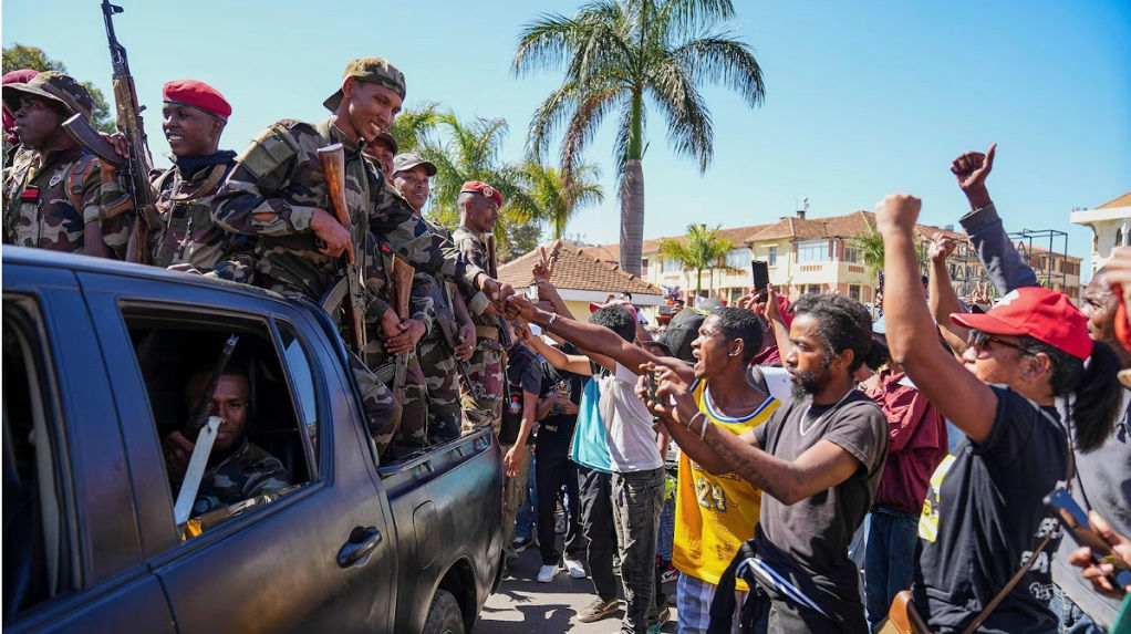 Armata din Madagascar a preluat controlul asupra țării.