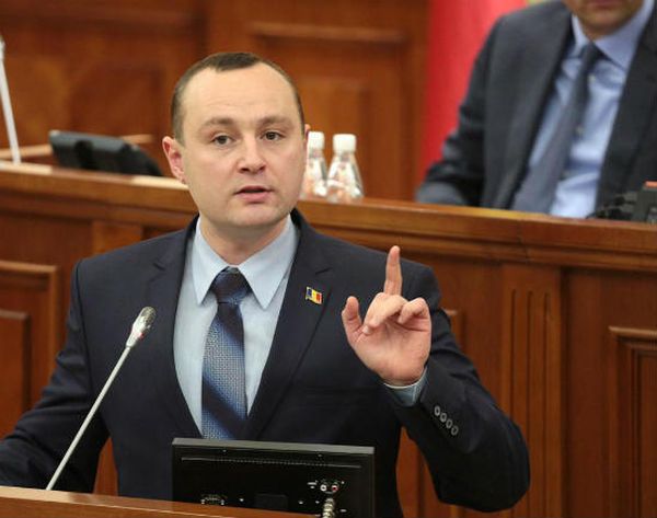 Для Усатого пришло время бить по социалистам.