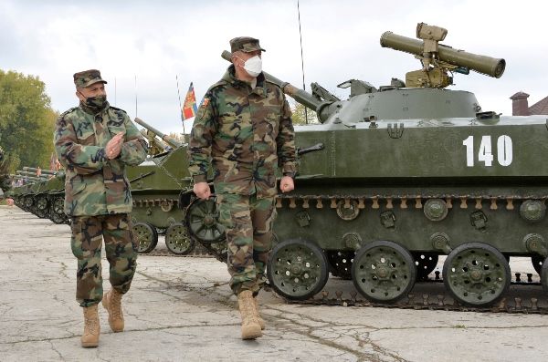 Министр обороны провел осмотр бригады «Штефан чел Маре». Фото: army.md.