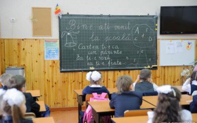 Ежемесячная сумма стипендии для первоклашек составляет 200 румынских леев. Фото: bucpress.eu.