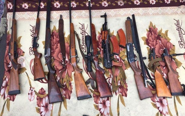 На Донбассе у пенсионера изъяли 17 единиц оружия.
