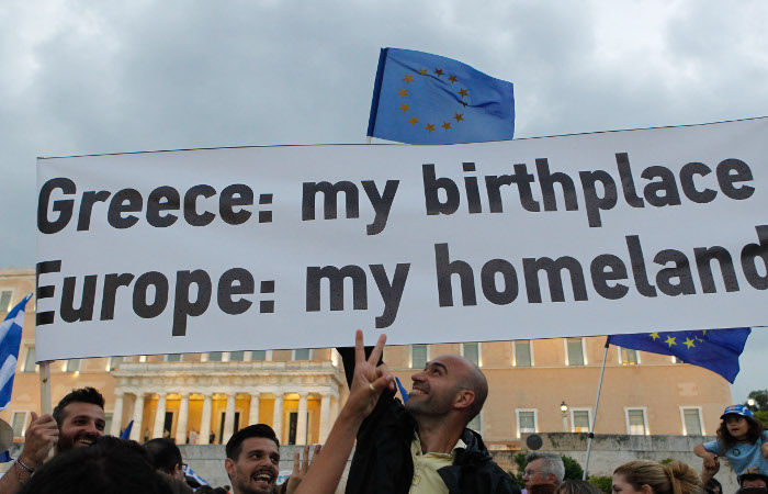 Новые кредиты до 86 млрд евро будут доступны Греции в течение ближайших трех лет