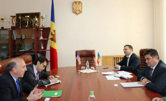 Întreprinderile mari ar putea fi scoase la privatizate, pentru atragerea investițiilor. Foto: mec.gov.md