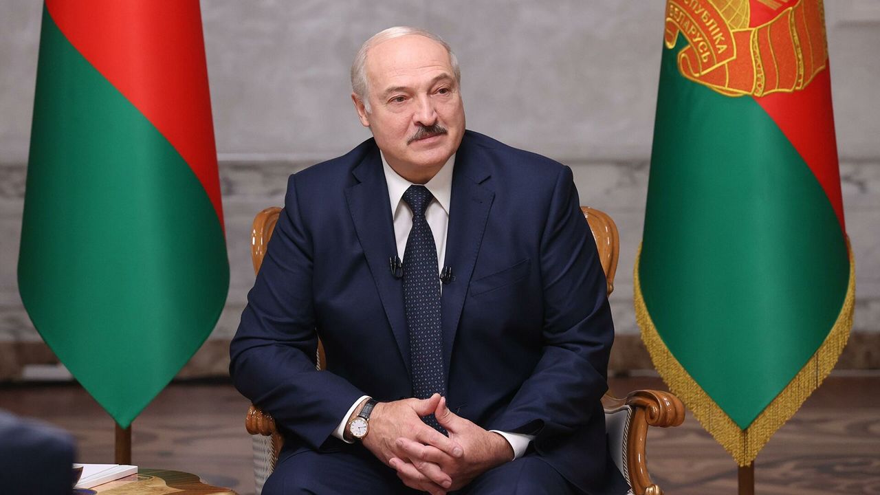 Лукашенко признал, что он, возможно, "немного пересидел" на своем посту. Фото: ria.ru.