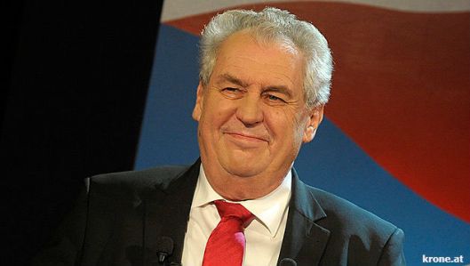 Президент Чехии поздравил Молдову с либерализацией визового режима.