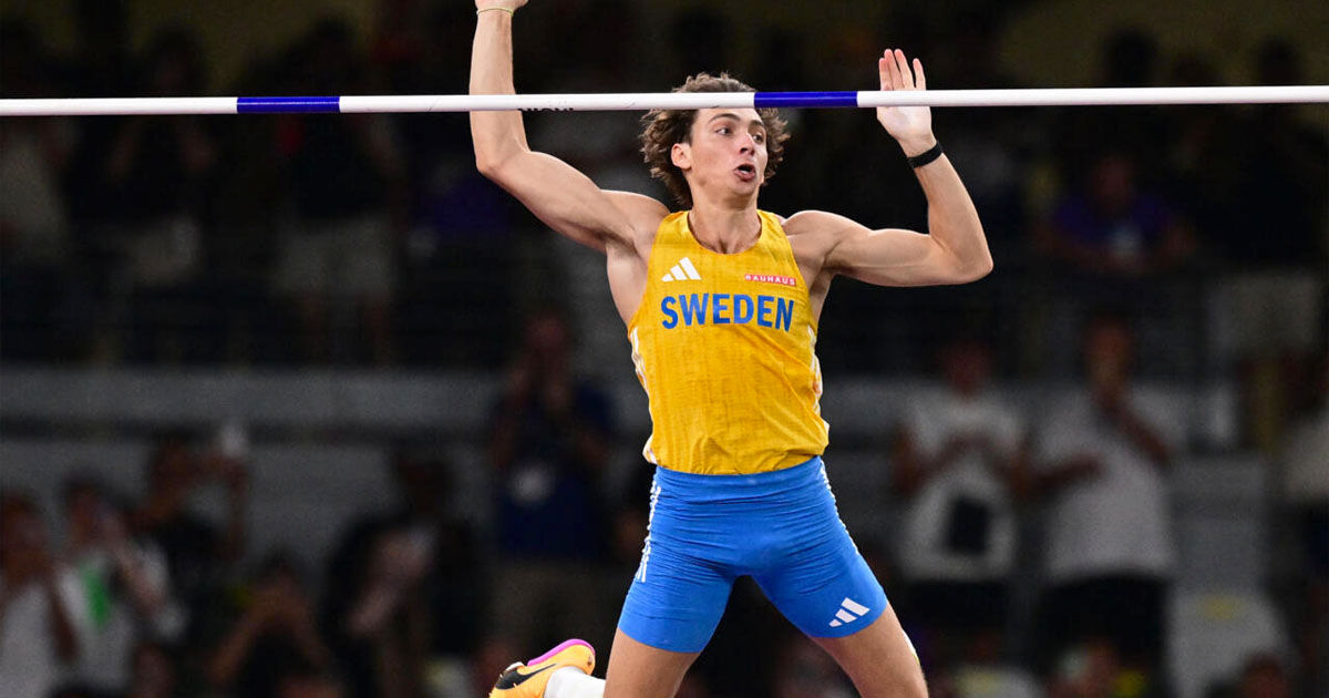 Un campion olimpic suedez a doborât pentru a 14-a oară recordul mondial.