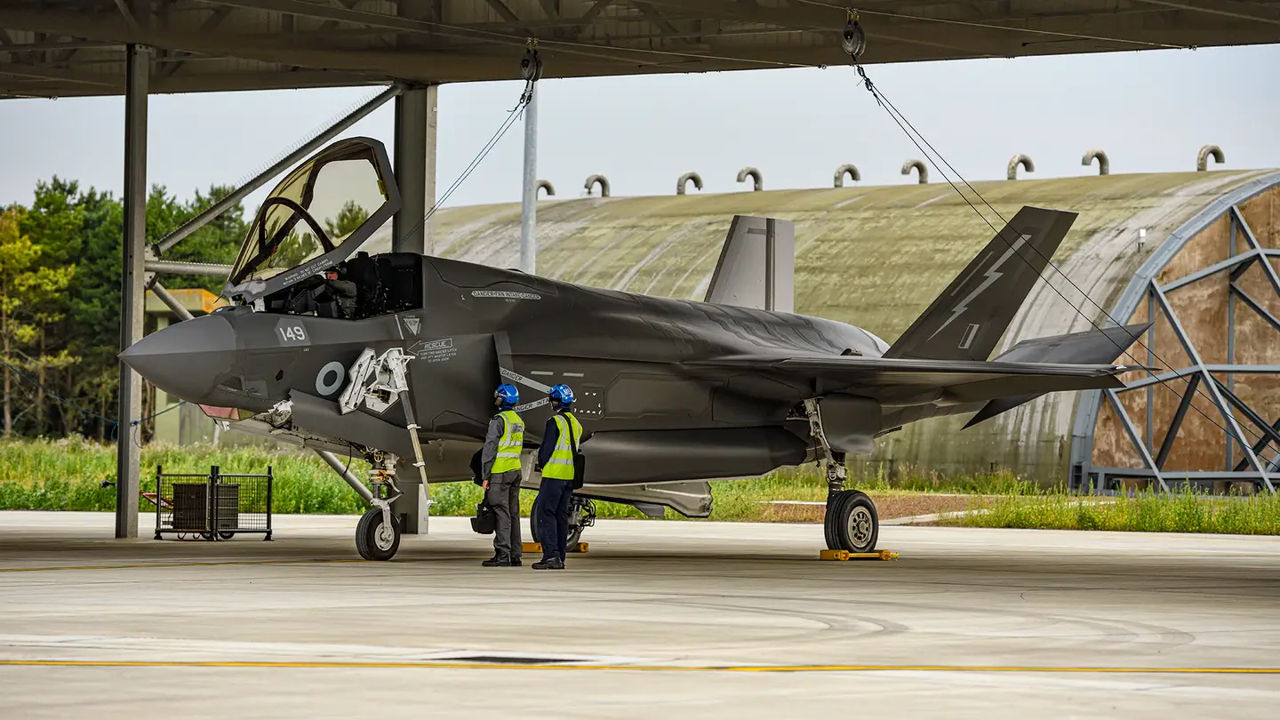 В Эстонию переброшена группа истребителей ВВС США F-35.