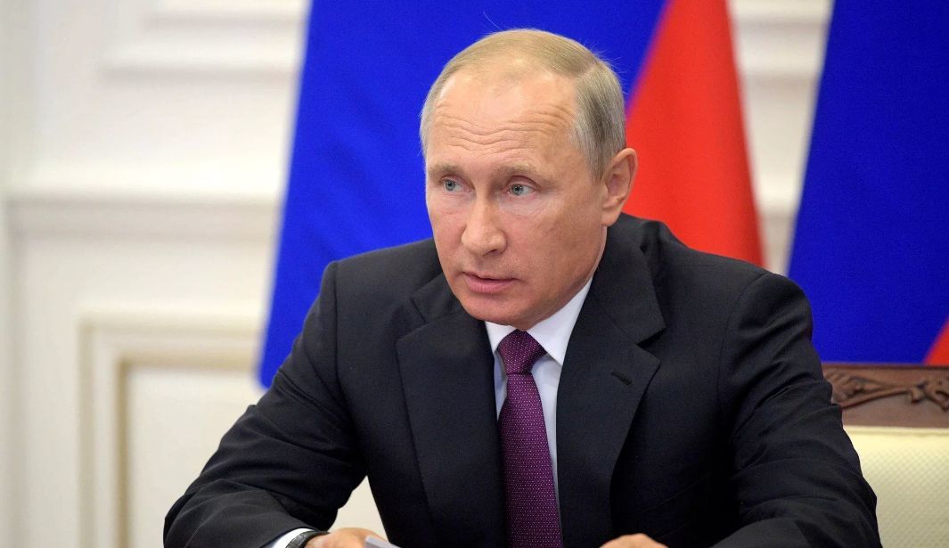 Путин сделал вторую прививку от ковида.