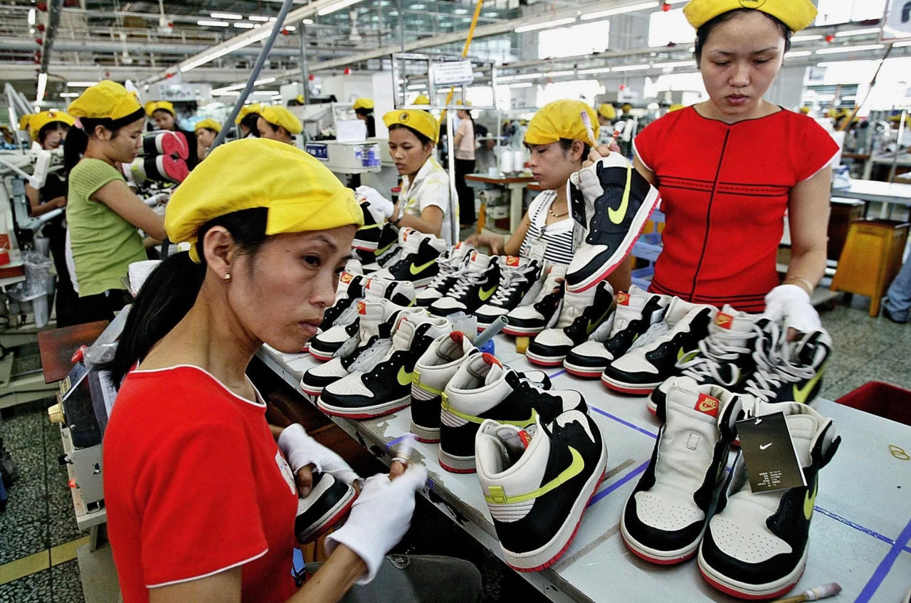 Nike планирует сократить производство в Китае, чтобы смягчить удар американских тарифов.