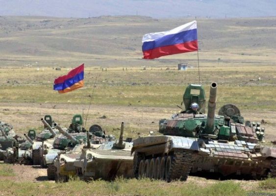 Сторонники документа считают, что объединенная группировка еще больше укрепит обороноспособность Армении.