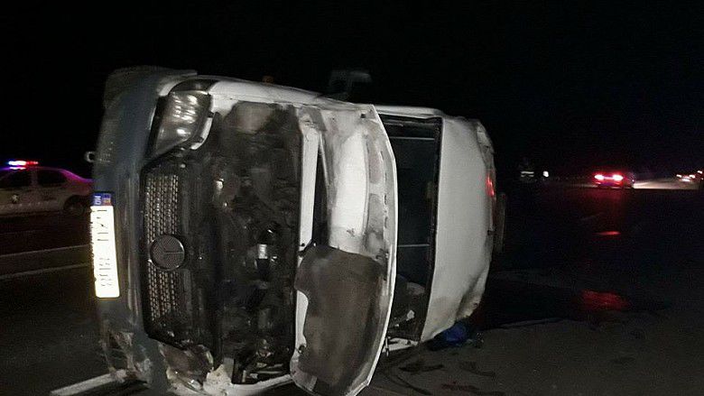 Microbuz răsturnat. Un şofer de pe ruta 116 din Capitală a murit