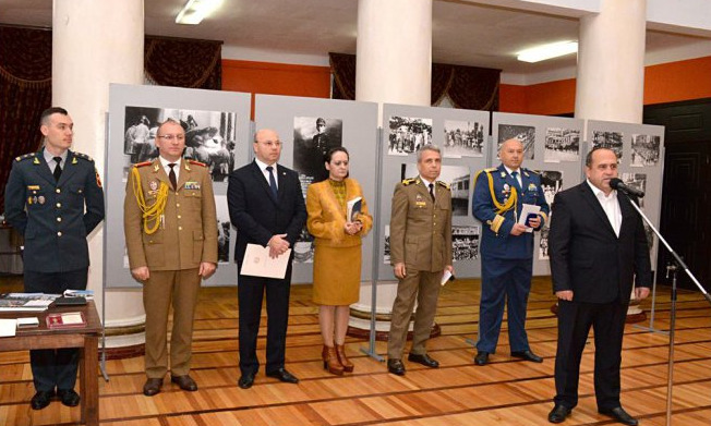 В Кишиневе открылась выставка, приуроченная к Дню румынской армии.