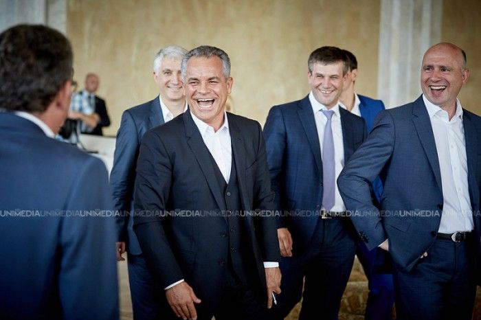 Dodon amenință să elimine guvernarea dacă se va implica într-un conflict militar cu Tiraspolul. Foto: unimedia