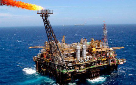 С июля 2014 года по июнь 2015 добыча "Газпрома" падала месяц за месяцем.