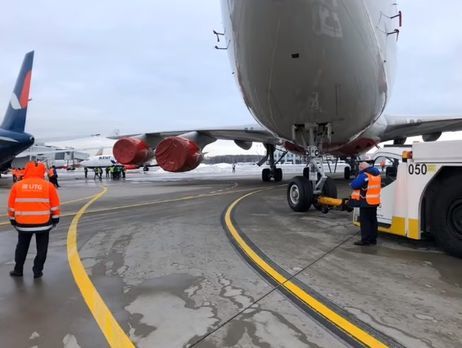 В московском аэропорту столкнулись два самолета.
